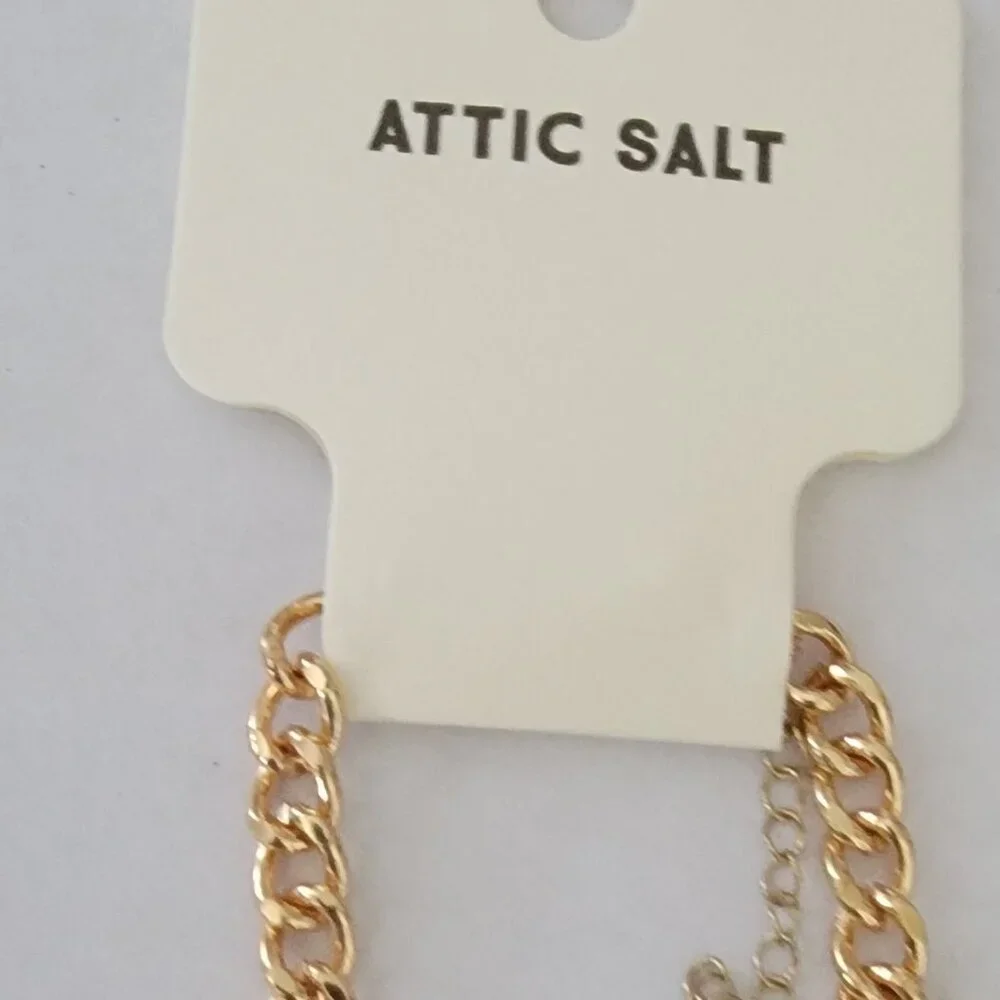 Attic Salt Gold Chain with Lips Parted Charm Pendant - Picture 7 of 8